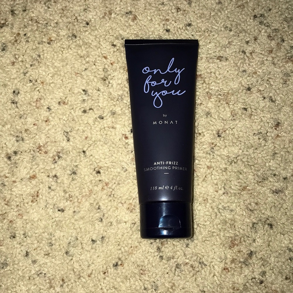 Monat only for you - anti frizz